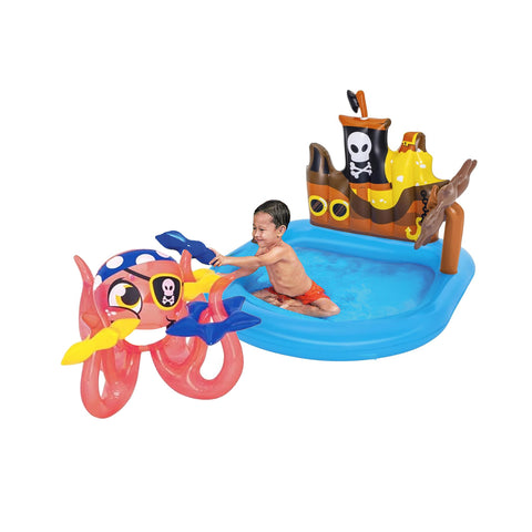 Piscina insuflável em forma de navio pirata com jogos e acessórios para crianças